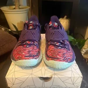 Nike | Shoes | Nike Kyrie Low 3 Purple Size 9 | Poshmark display picture 1